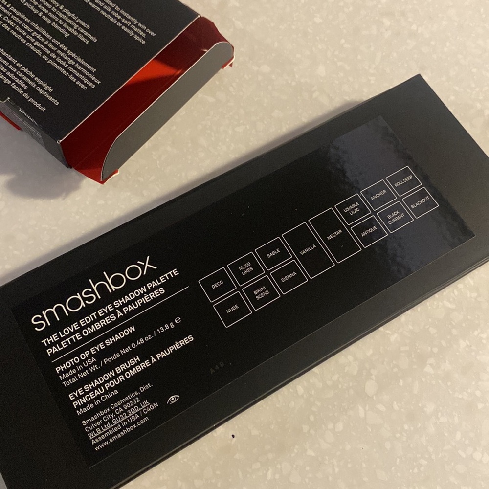 SMASHBOX
The Love Edit: Romantic Eye Shadow Palette - Picture 5 of 6